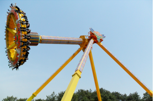 Thrill pendulum carnival ride for amusement