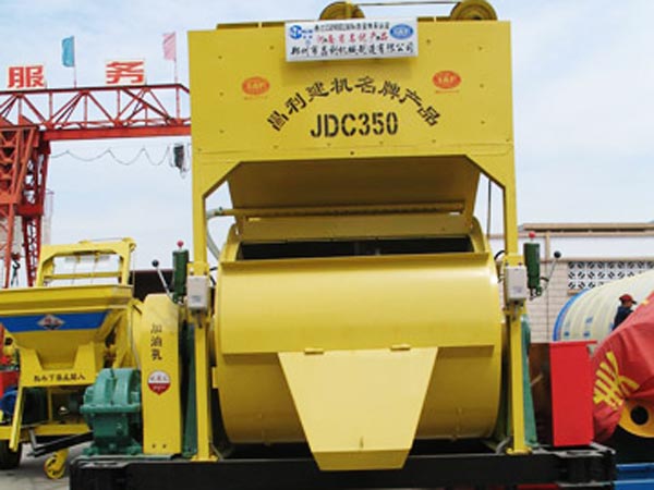 top single concrete mixer